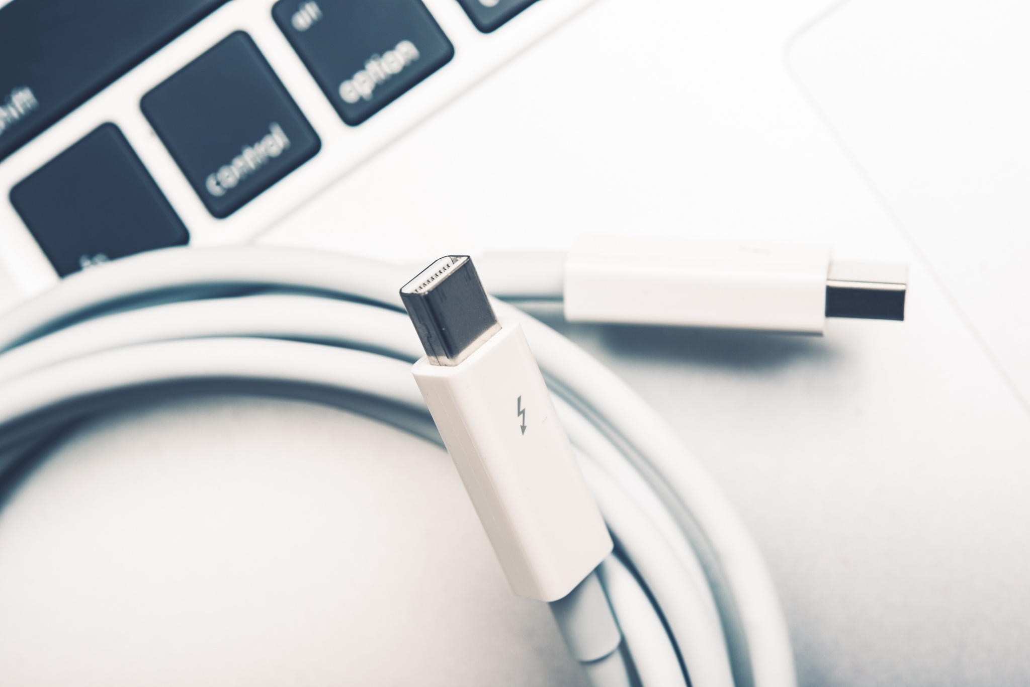 OCuLink vs Thunderbolt 4